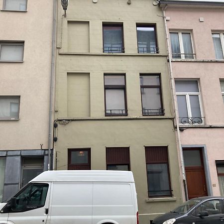 דירות בריסל Awesome Studio In Marolles מראה חיצוני תמונה