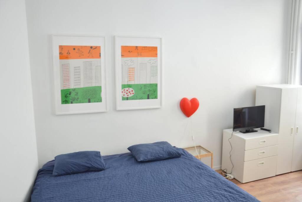 דירות בריסל Awesome Studio In Marolles מראה חיצוני תמונה