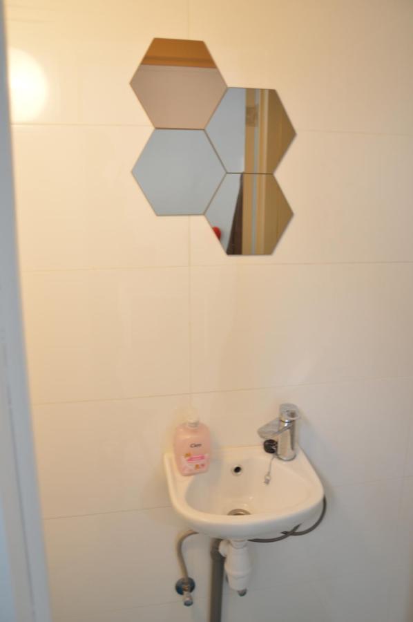 דירות בריסל Awesome Studio In Marolles מראה חיצוני תמונה