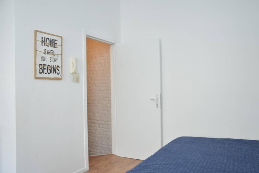 דירות בריסל Awesome Studio In Marolles מראה חיצוני תמונה